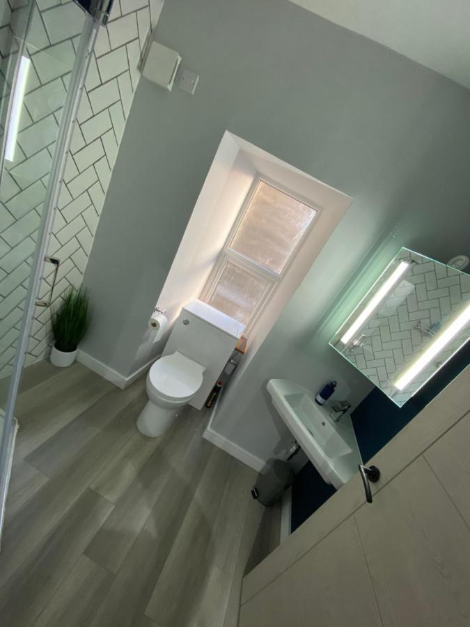 Town Centre 3 Bed Luxury Apartment Вік Екстер'єр фото